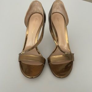 Strap Gold Gianvito rossi heels, never been worn size 40